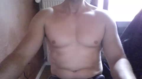 Snapshot of gymxxx_ chatting on April 4, 10:13 am gymxxx_ online show from April 4, 10:13 am