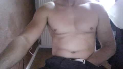 Snapshot of gymxxx_ chatting on May 6, 4:34 pm gymxxx_ online show from May 6, 4:34 pm