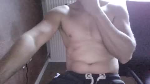 Snapshot of gymxxx_ chatting on May 23, 4:50 am gymxxx_ online show from May 23, 4:50 am