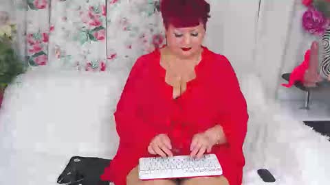 Snapshot of gypsygranny chatting on December 6, 9:32 am Eva online show from December 6, 9:32 am