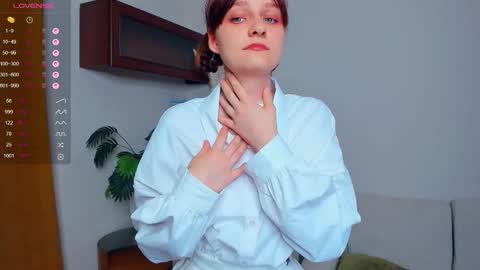 Kelly  Lilly online show from September 21, 7:26 pm