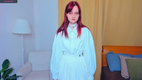 Kelly  Lilly online show from October 24, 6:48 pm