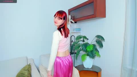 Kelly  Lilly online show from November 9, 6:50 pm