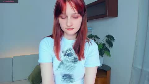 Kelly  Lilly online show from November 25, 6:41 pm