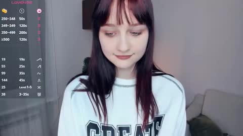 Kelly  Lilly online show from January 6, 7:28 pm