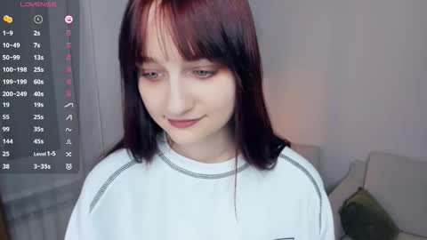 Kelly  Lilly online show from January 7, 8:55 pm