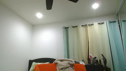 h0nest84 online show from December 26, 7:45 am