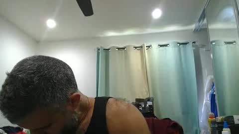 h0nest84 online show from October 4, 5:44 pm