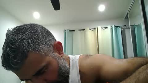 h0nest84 online show from February 3, 2:53 am