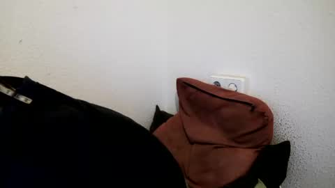 Snapshot of h1dden_reality chatting on February 22, 12:27 am h1dden_reality online show from February 22, 12:27 am