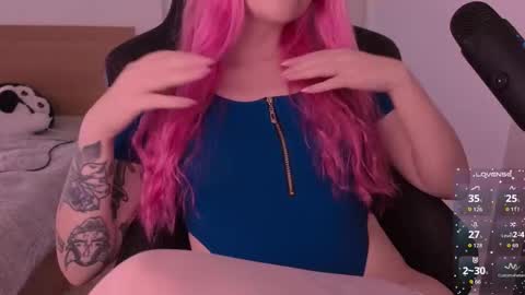 Lana online show from February 8, 8:01 pm