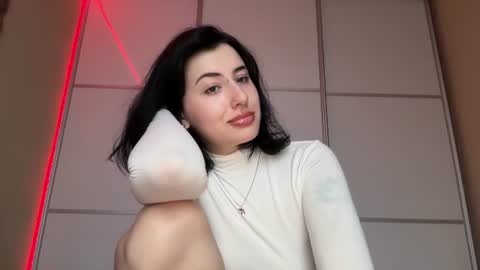 Snapshot of h3l9a_pataki chatting on June 18, 4:00 pm Helga online show from June 18, 4:00 pm