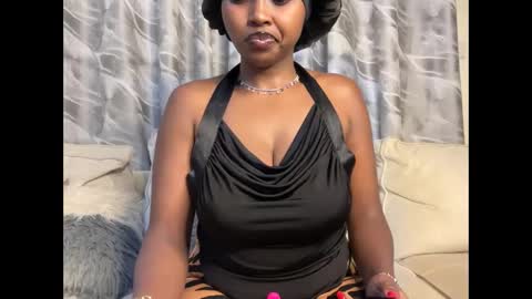 h_o_t_goddess online show from February 18, 7:10 pm