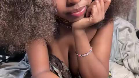 Snapshot of h_o_t_goddess chatting on June 6, 5:12 am h_o_t_goddess online show from June 6, 5:12 am