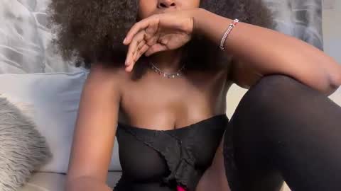 Snapshot of h_o_t_goddess chatting on June 6, 7:51 pm h_o_t_goddess online show from June 6, 7:51 pm