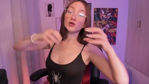 haanna_thompsoon online show from May 7, 2:39 am