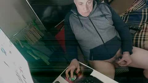 hacknoob62 online show from December 14, 12:55 pm