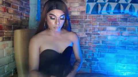 Snapshot of hadasam26 chatting on December 3, 3:00 pm SAM online show from December 3, 3:00 pm