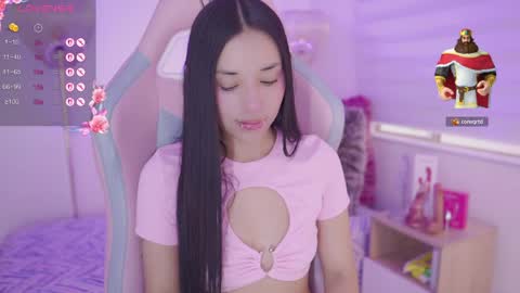 Hade online show from April 21, 8:12 pm