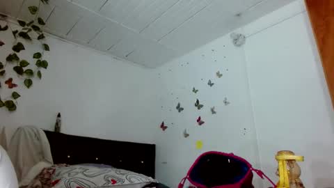 Snapshot of hader_wild21 chatting on February 6, 10:32 pm hader_wild21 online show from February 6, 10:32 pm