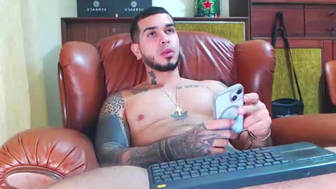 Snapshot of hades_carter chatting on October 18, 9:37 pm Hades online show from October 18, 9:37 pm