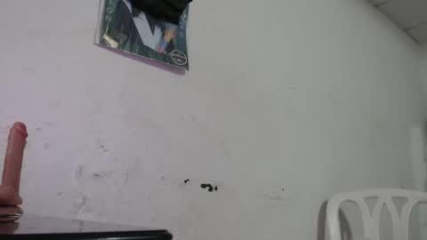Snapshot of hadesmit1 chatting on April 29, 2:04 am hadesmit1 online show from April 29, 2:04 am