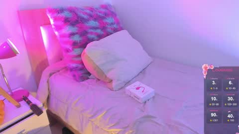 Hadid online show from April 21, 8:01 pm