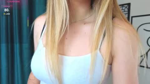 Snapshot of hadleynichols chatting on September 14, 3:00 pm Hi Im Rebecca Glad to see you in my room PVT is open online show from September 14, 3:00 pm