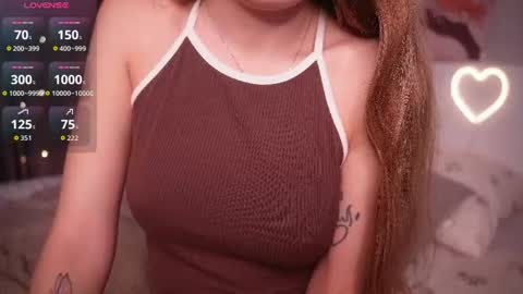 Snapshot of hadleynichols chatting on June 16, 1:19 am Hi Im Rebecca Glad to see you in my room PVT is open online show from June 16, 1:19 am