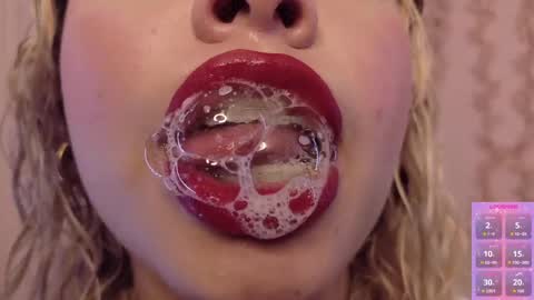 Haely online show from June 5, 9:09 pm