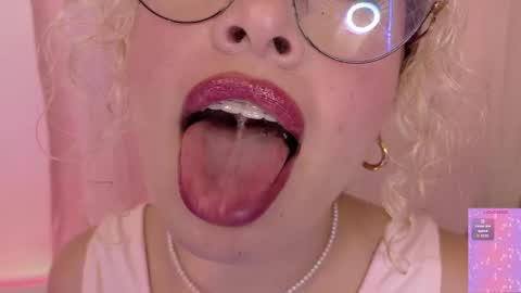 Haely online show from June 7, 5:06 pm