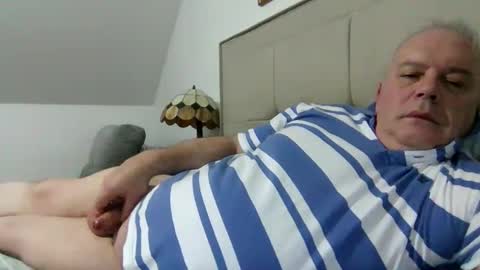 Snapshot of haggisstop chatting on September 12, 9:59 pm haggisstop online show from September 12, 9:59 pm