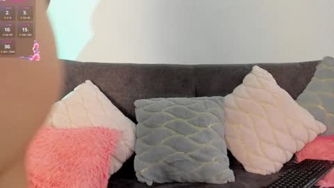 Hailee online show from December 12, 6:21 pm