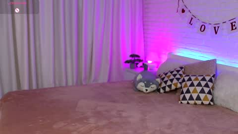 Hailey  Green online show from February 12, 9:10 pm