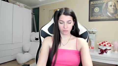 Snapshot of hailey_beauty chatting on December 25, 9:43 pm Sk pe Anya388109 online show from December 25, 9:43 pm