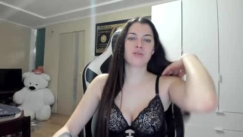 Snapshot of hailey_beauty chatting on November 16, 9:31 pm Sk pe Anya388109 online show from November 16, 9:31 pm