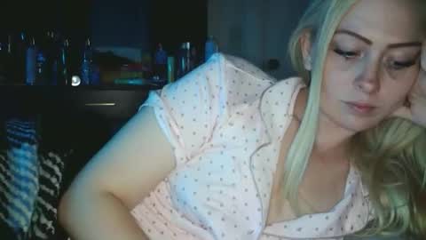 Hailey and d online show from November 8, 5:18 am