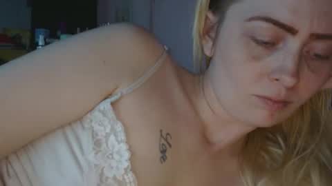 Hailey and d online show from March 1, 7:54 am