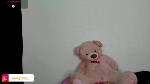 Snapshot of haileyduke chatting on April 28, 2:27 am Hailey online show from April 28, 2:27 am