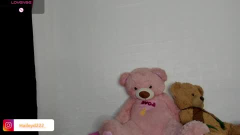 Snapshot of haileyduke chatting on May 6, 10:26 pm Hailey online show from May 6, 10:26 pm