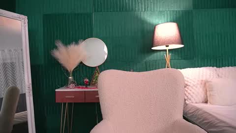 Hailey online show from December 3, 4:20 am