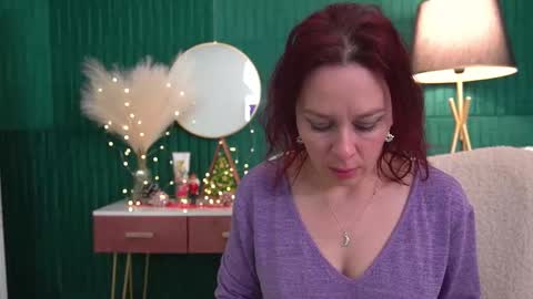 Hailey online show from December 23, 4:10 am