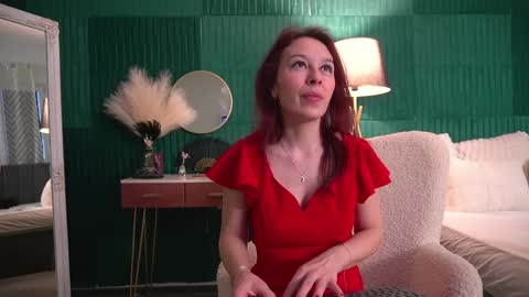 Hailey online show from March 27, 4:18 am