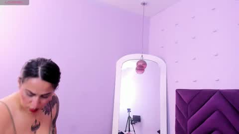 haileystonei online show from February 10, 11:46 am