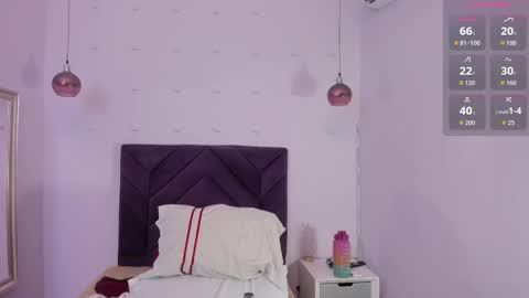 haileystonei online show from October 15, 11:32 am