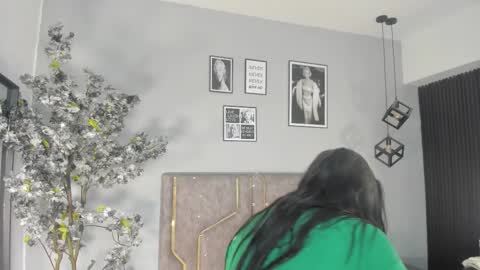 haileystonei online show from December 1, 11:37 am