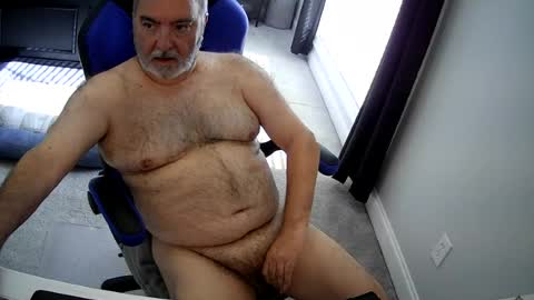 Snapshot of hairbear63 chatting on July 12, 10:01 pm HairBear63 online show from July 12, 10:01 pm