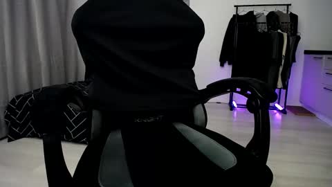 Snapshot of hairycuss chatting on October 5, 8:07 pm Adam online show from October 5, 8:07 pm