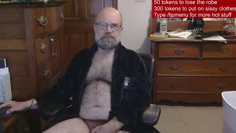 HairyDaddyBear69 online show from April 24, 11:34 am
