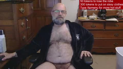 HairyDaddyBear69 online show from April 27, 11:41 am